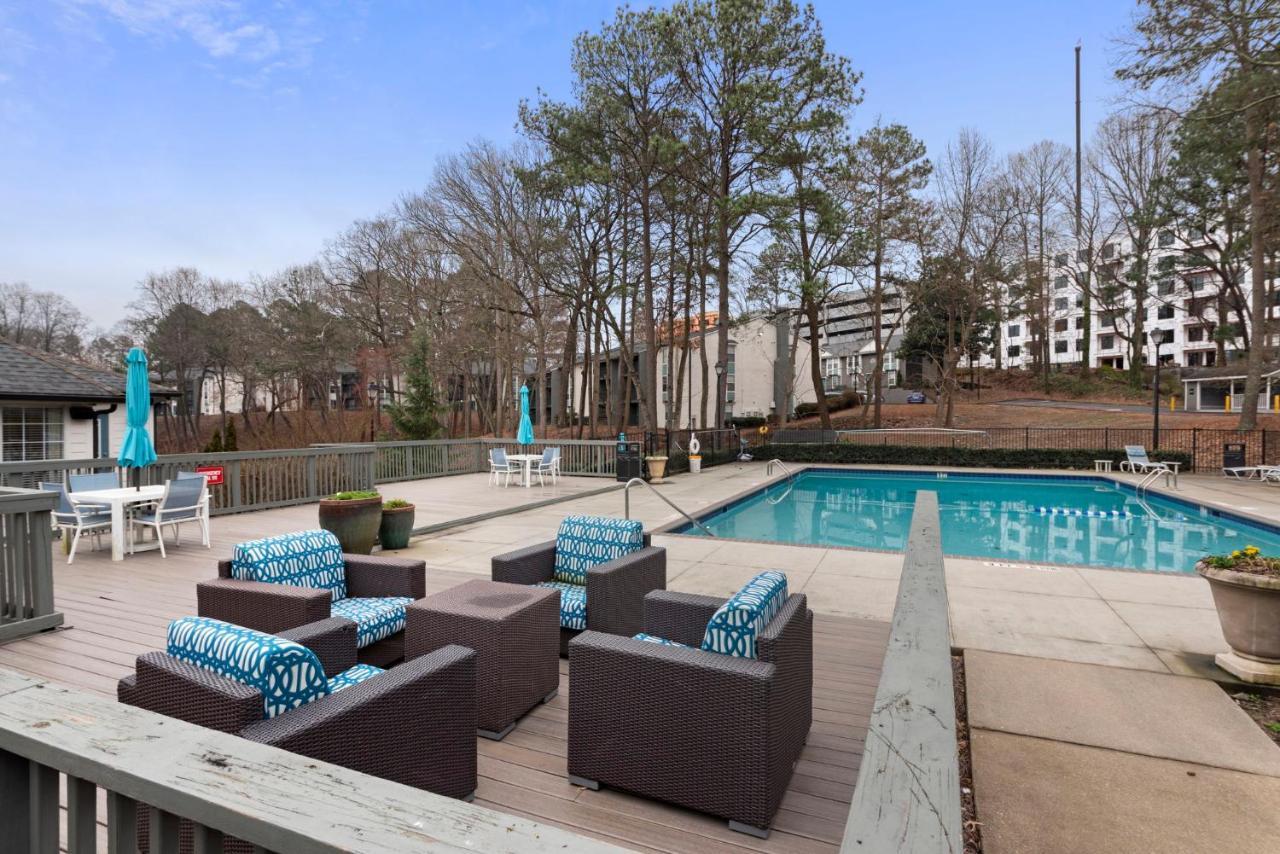 Truist Park Comfort Stays Atlanta Exterior photo