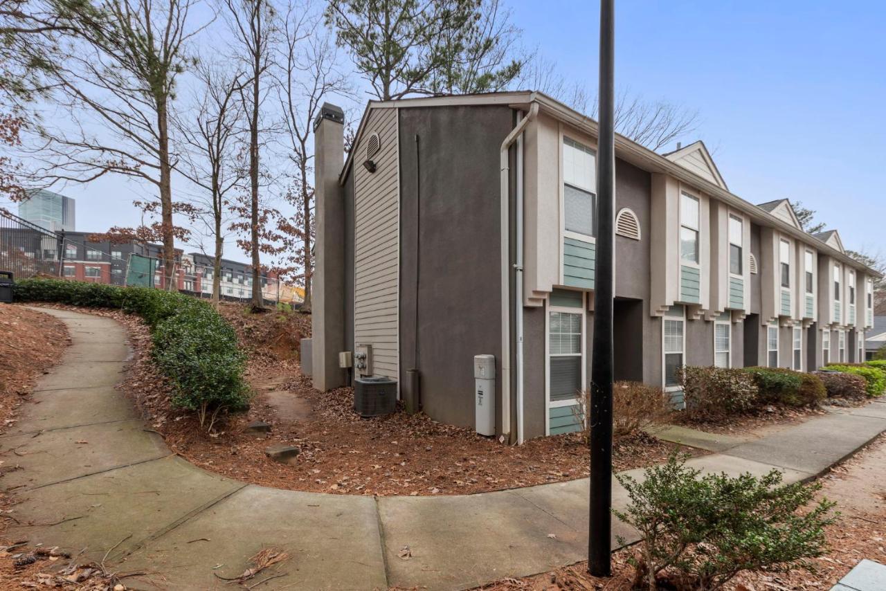 Truist Park Comfort Stays Atlanta Exterior photo