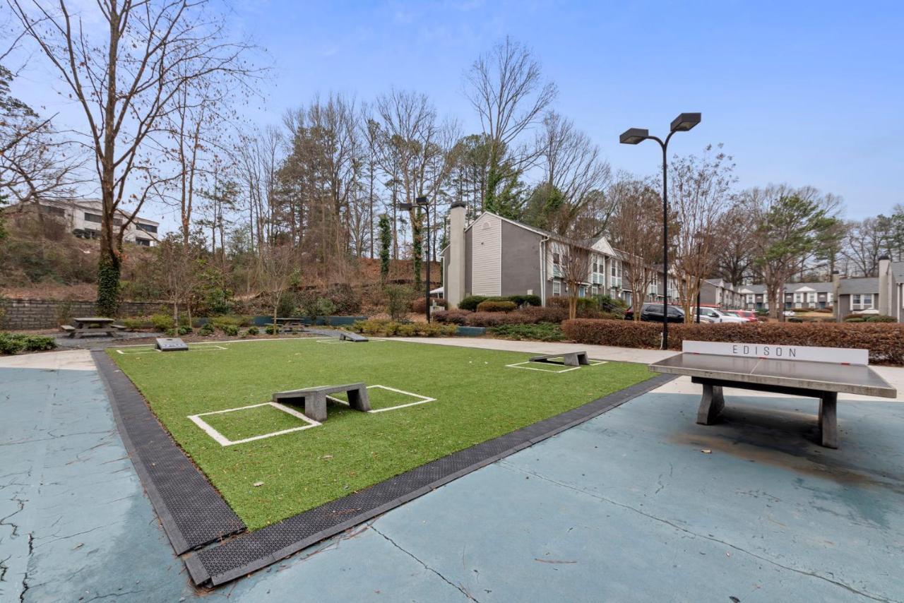 Truist Park Comfort Stays Atlanta Exterior photo