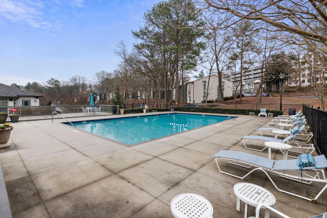 Truist Park Comfort Stays Atlanta Exterior photo